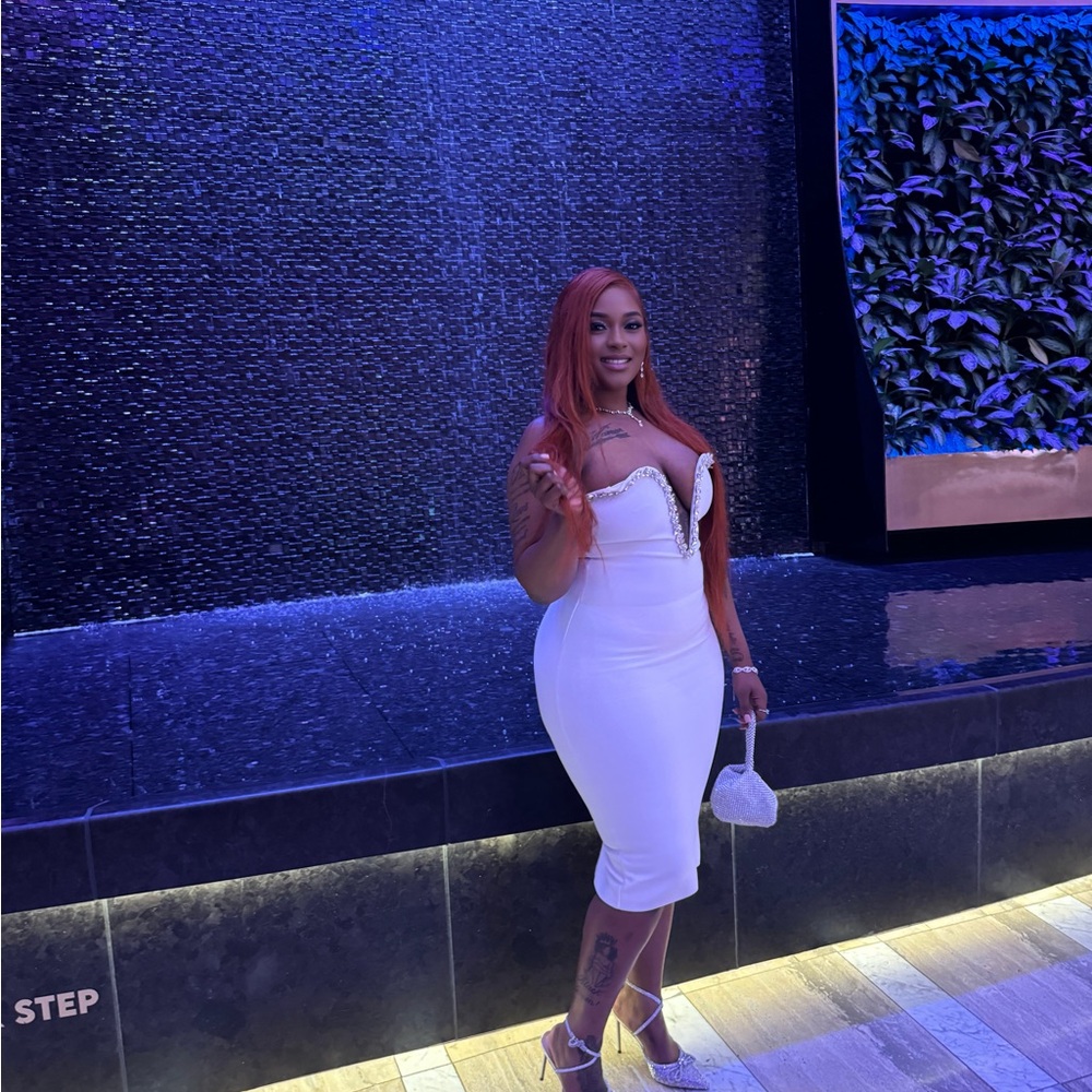 Fashion Nova White Bodycon Sweetheart Midi Dress
